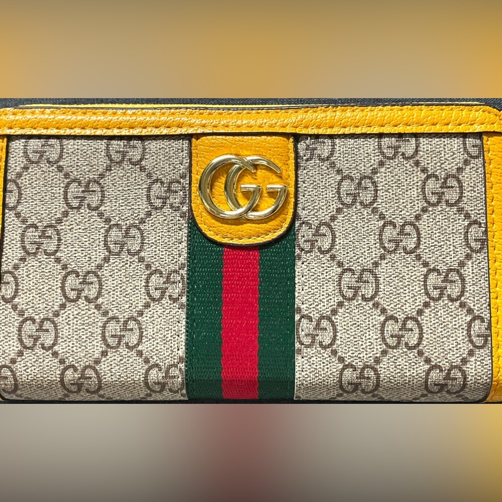 Gucci Wallet excellent condition